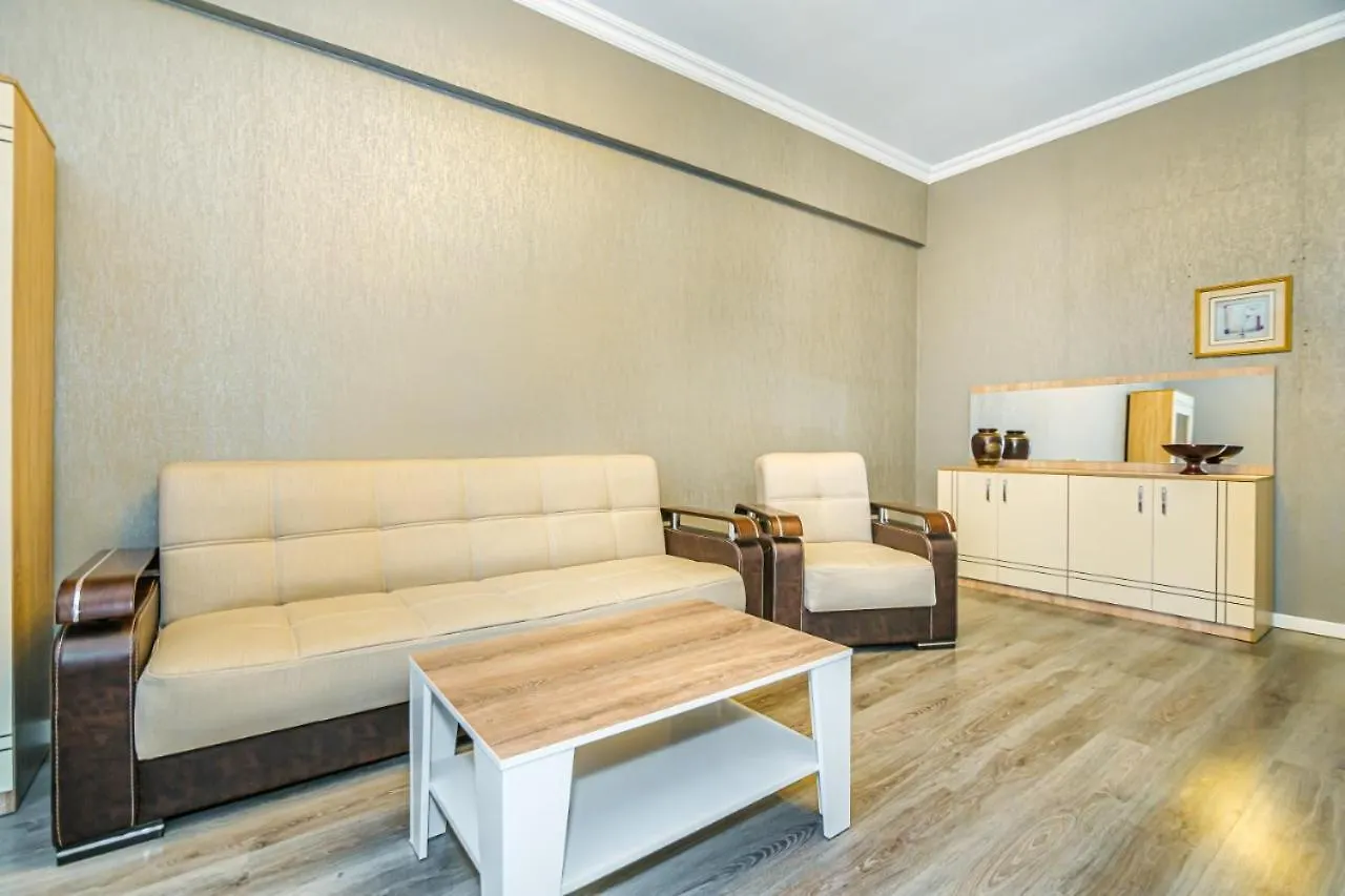 Apartamento M Estate 1 room Targovi Bakú